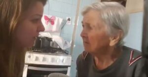 Nonna con l’Alzheimer, riconosce la nipote e le dice – Ti amo –