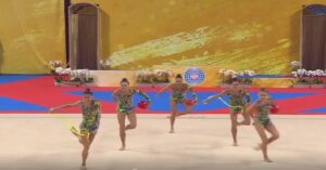 Le ginnaste italiane vincono l’Oro ai Mondiali di ginnastica ritmica, il loro esercizio ha stregato tutti.
