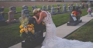 Ha celebrato il matrimonio in un cimitero – doveva essere il giorno più bello ma è stato il più doloroso