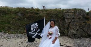 La donna che ha sposato il fantasma di un pirata di 300 anni rivela che si stanno separando.