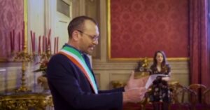 Biagio Antonacci celebra l’unione civile dei suoi due amici e pubblica il video della cerimonia