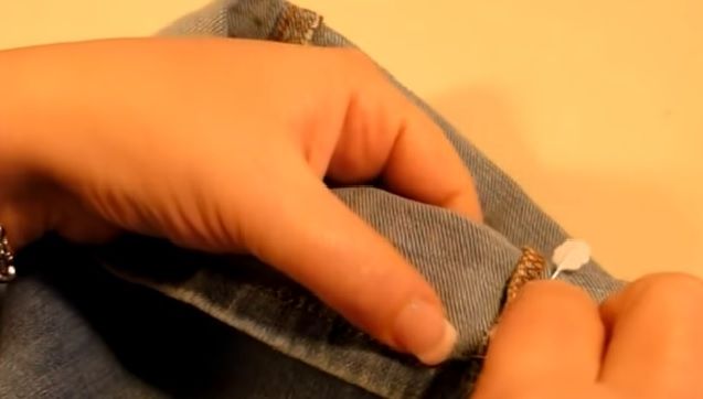 Scopri Come Accorciare Un Jeans Mantenendo L Orlo Originale Senza Andare In Sartoria