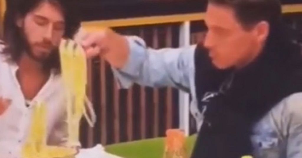 Gennaro condisce gli spaghetti e il Web si ribella… La cucina italiana ferita in diretta tv. Il video