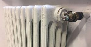 Scopri come pulire i termosifoni sia all’interno che all’esterno, metodo facile e veloce!