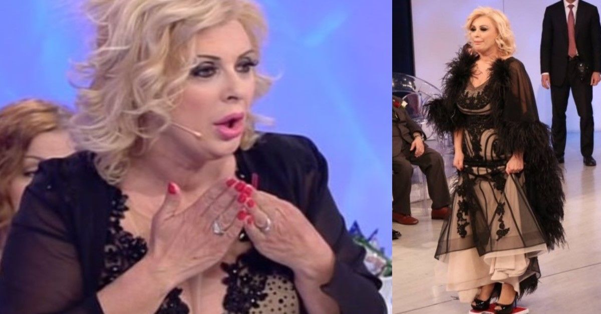 Tina cipollari sale sulla bilancia e svela il suo peso in puntata. Quello che vedremo a “Uomini e Donne” Tina cipollari sale sulla bilancia e svela il suo peso in puntata. Quello che vedremo a “Uomini e Donne”