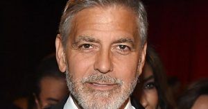 Sapete che George Clooney ha una sorella maggiore? Non sembra avere lo stesso fascino. L’avete mai vista? Eccola.