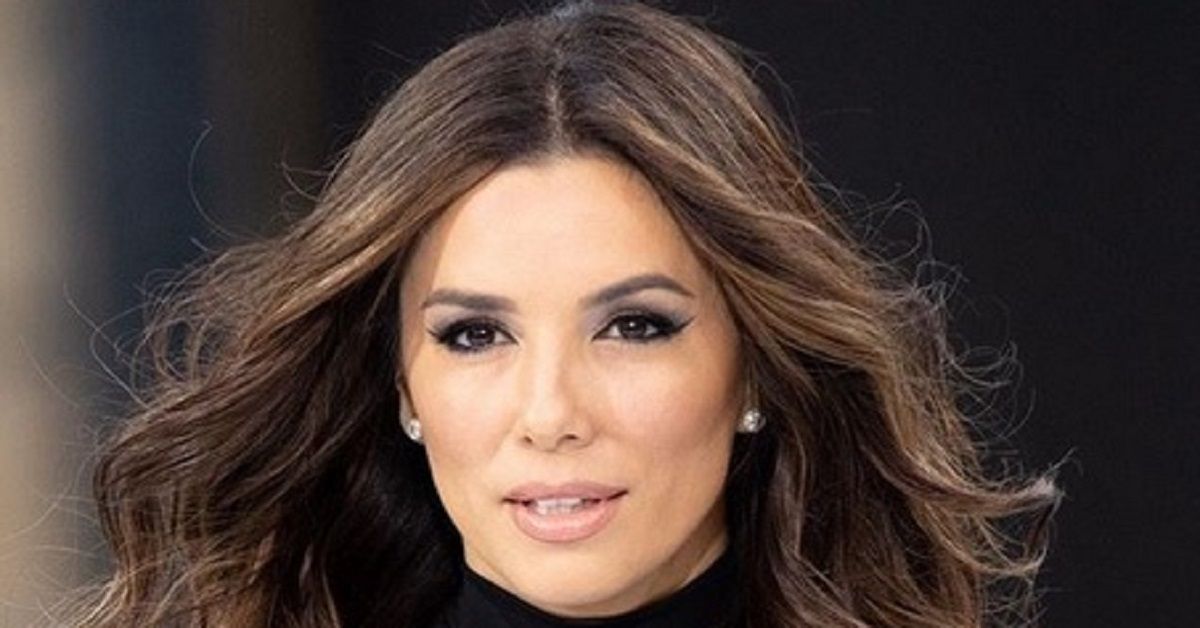 Quando Eva Longoria di Desperate Housewives è truccata, la vediamo così. Ma l’avete mai vista senza trucco? Da restare senza parole Quando Eva Longoria di Desperate Housewives è truccata, la vediamo così. Ma l’avete mai vista senza trucco? Da restare senza parole