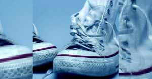 Lavare le scarpe da ginnastica in tessuto bianco, senza che rimangano ingiallite