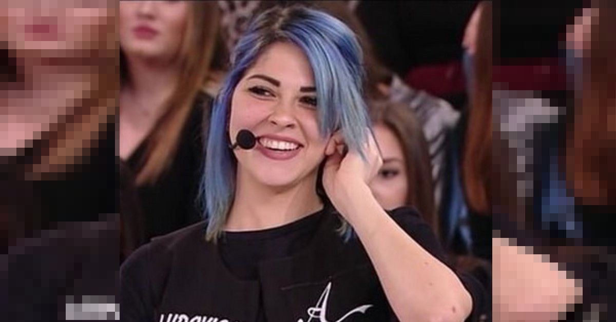 Ricordate Ludovica Caniglia la cantante dai capelli blu di Amici di Maria De Filippi? Ecco cosa è accaduto dopo il talent Ricordate Ludovica Caniglia la cantante dai capelli blu di Amici di Maria De Filippi? Ecco cosa è accaduto dopo il talent