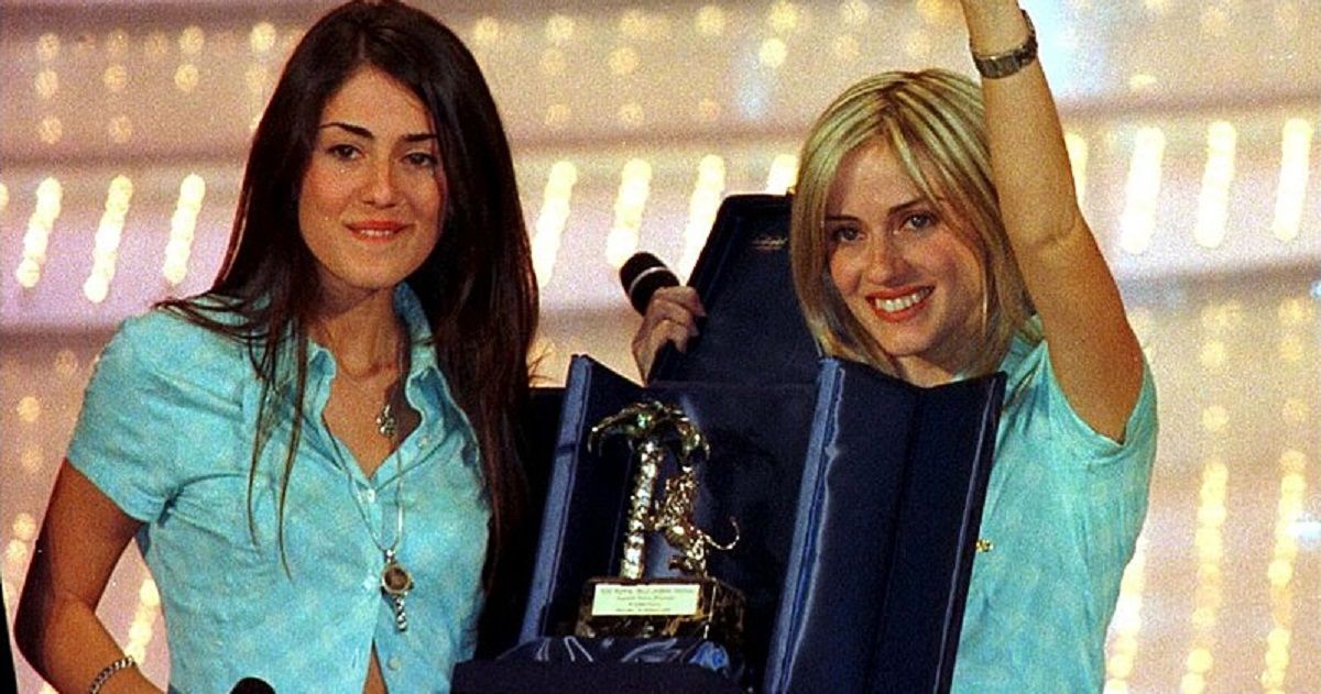 Paola e Chiara sono tornate in tv insieme. Ecco come sono cambiate dal loro esordio negli anni 90. Paola e Chiara sono tornate in tv insieme. Ecco come sono cambiate dal loro esordio negli anni 90.