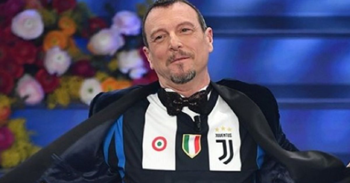 Mentre Amadeus e Georgina sono sul palco del festival di Sanremo, Lapo Elkann prende in giro il conduttore su Twitter e fa il pieno di like. Ecco il messaggio. Mentre Amadeus e Georgina sono sul palco del festival di Sanremo, Lapo Elkann prende in giro il conduttore su Twitter e fa il pieno di like. Ecco il messaggio.
