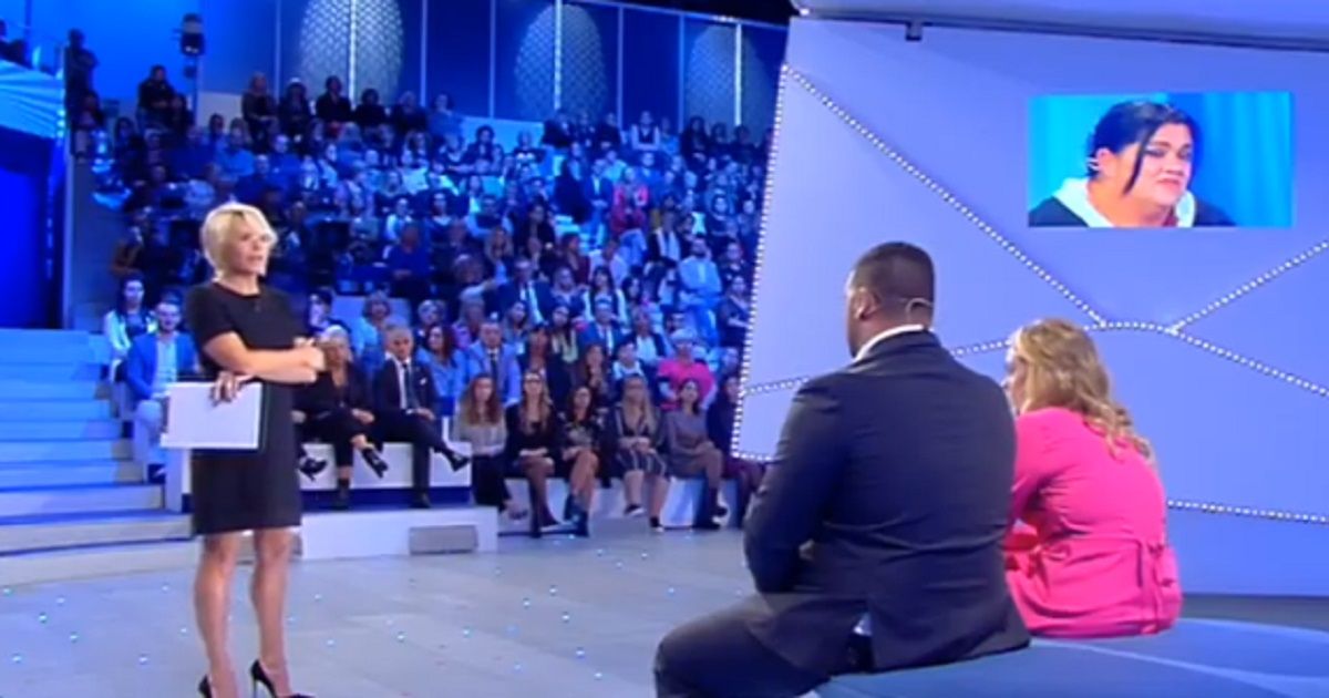 C’è posta per te: Flora viene definita un “Mostro” dalla nuora e dal figlio. L’insulto fa infuriare Maria che usa delle parole durissime C’è posta per te: Flora viene definita un “Mostro” dalla nuora e dal figlio. L’insulto fa infuriare Maria che usa delle parole durissime