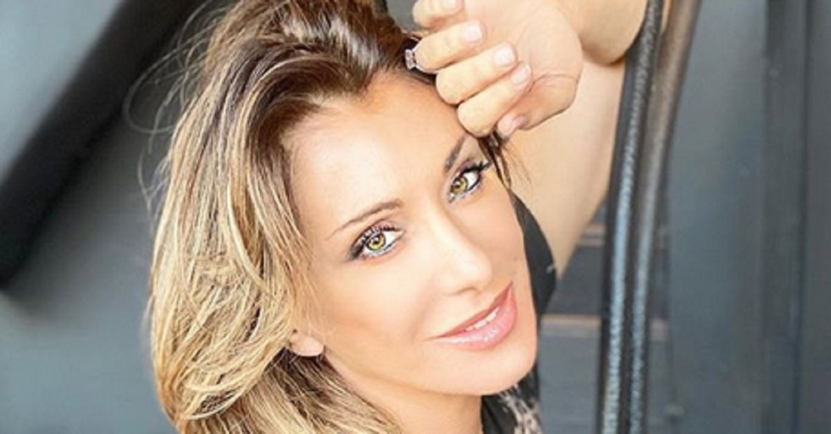 Avete mai visto la migliore amica di Sabrina Salerno? E’ molto conosciuta perchè è la figlia di una nota conduttrice. Sono inseparabili. Avete mai visto la migliore amica di Sabrina Salerno? E’ molto conosciuta perchè è la figlia di una nota conduttrice. Sono inseparabili.