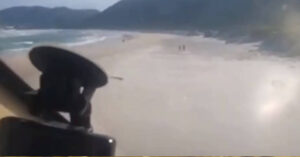 VIDEO: vengono cacciati dalla spiaggia in quarantena con un elicottero!