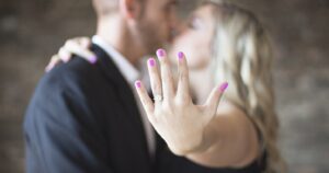 Errori che devi evitare quando compri un anello di fidanzamento