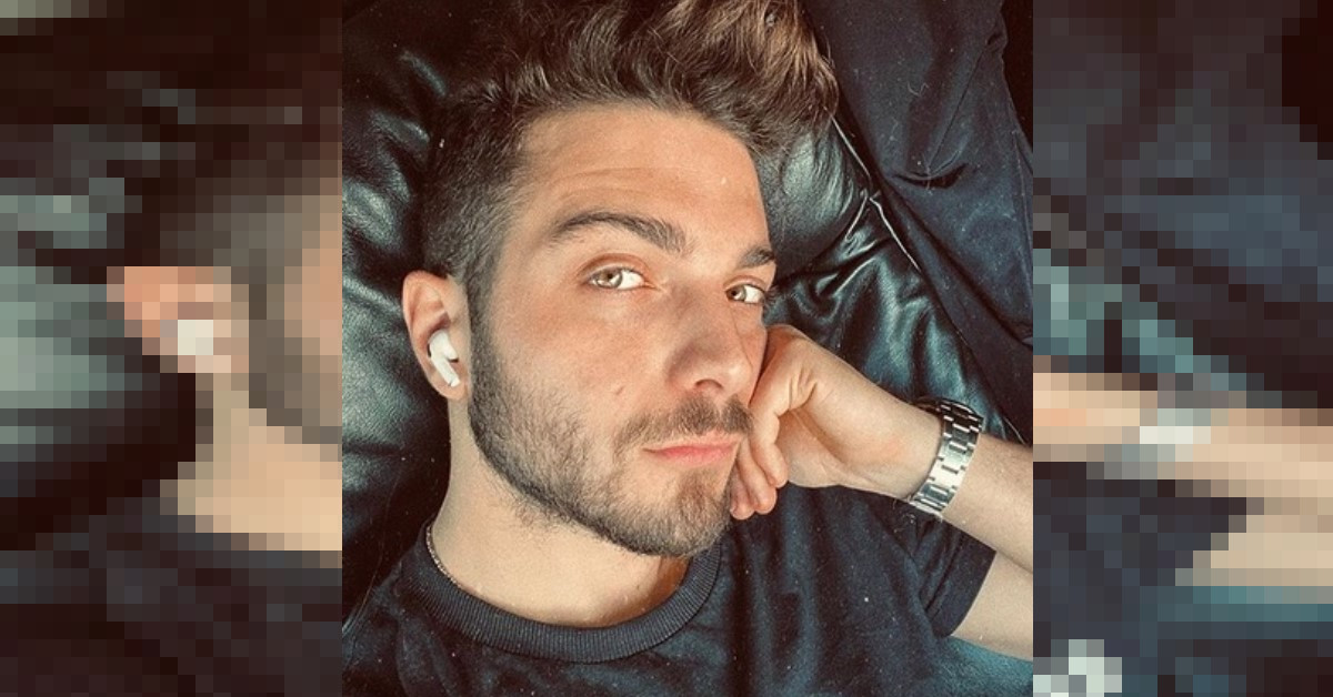 Avete mai visto il fratello di Gianluca Ginoble de Il Volo? Si somigliano ed anche lui sembra avere una bella voce. Avete mai visto il fratello di Gianluca Ginoble de Il Volo? Si somigliano ed anche lui sembra avere una bella voce.