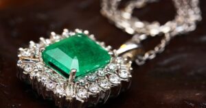 Le verità sconosciute sulle preziose pietre verdi: gli smeraldi