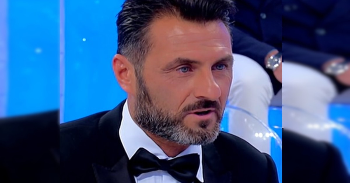 Sossio Aruta oggi è innamoratissimo di Ursula. Ma ecco chi è la sua ex moglie madre dei suoi due figli Sossio Aruta oggi è innamoratissimo di Ursula. Ma ecco chi è la sua ex moglie madre dei suoi due figli