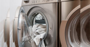 Questi sono i segreti per eliminare i batteri e pulire bene la lavatrice e il forno