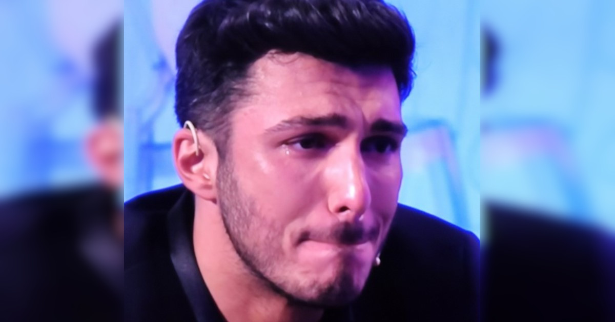 Uomini e Donne: Dopo le lacrime per non essere stato scelto il messaggio su Instagram ha spiazzato tutti. Uomini e Donne: Dopo le lacrime per non essere stato scelto il messaggio su Instagram ha spiazzato tutti.