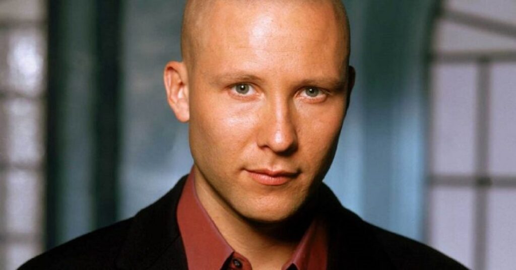 Ricordate Lex Luthor in Smalville? L’attore oggi ha 47 anni ed è difficile riconoscelo.
