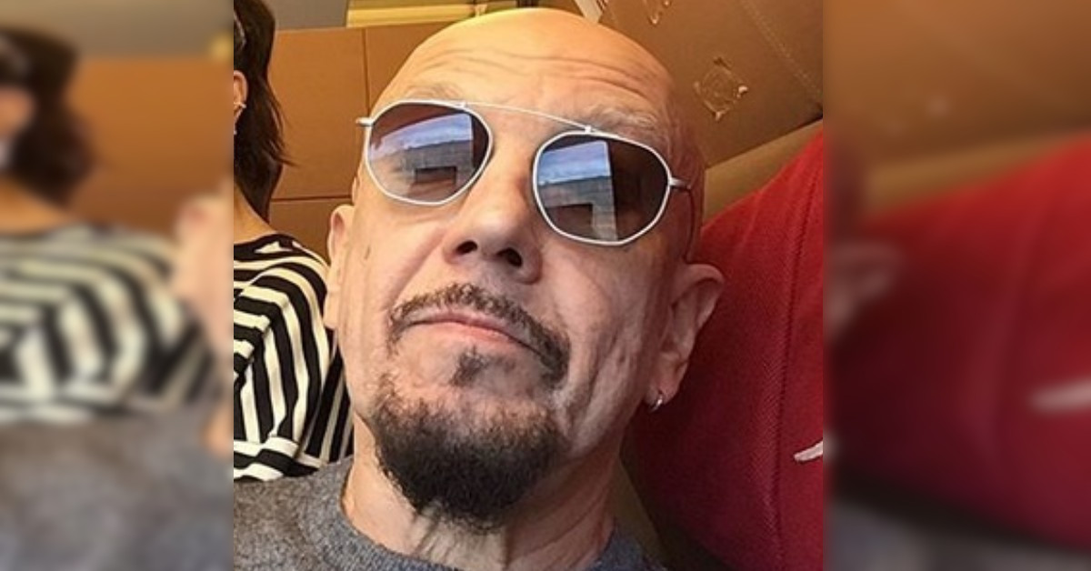 Enrico Ruggeri, avete mai visto il figlio maggiore? Ha i dread e ama la musica ed ha partecipato anche a Pechino Express. Enrico Ruggeri, avete mai visto il figlio maggiore? Ha i dread e ama la musica ed ha partecipato anche a Pechino Express.