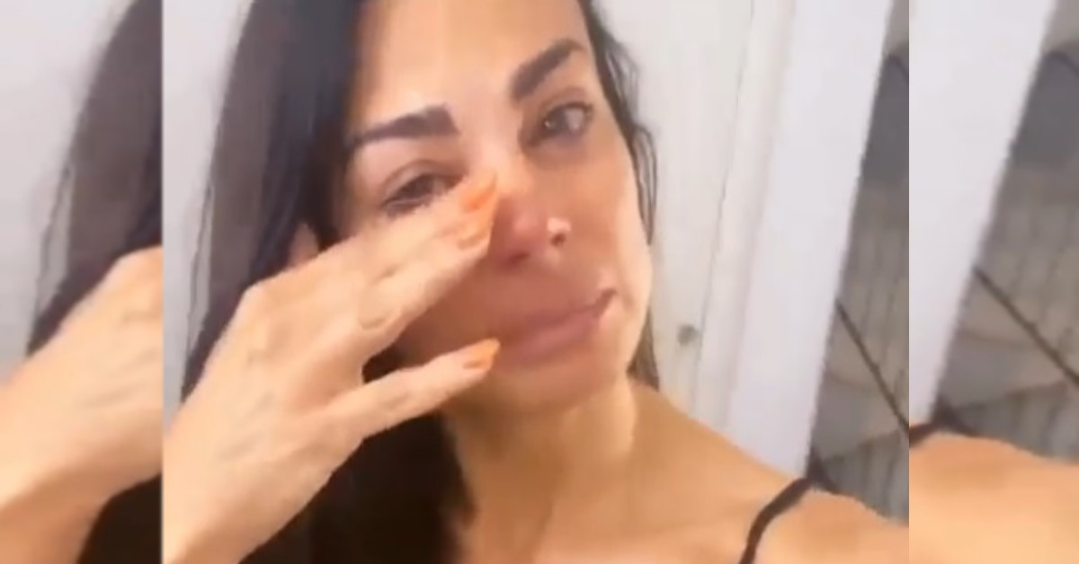 Pianto a dirotto di Serena Enardu durante la diretta Instagram. Ecco cosa è accaduto. Pianto a dirotto di Serena Enardu durante la diretta Instagram. Ecco cosa è accaduto.