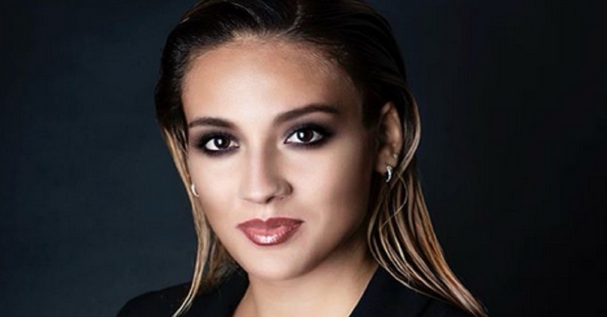 Compleanno con sorpresa per Francesca Manzini. Il video della proposta di Matrimonio Compleanno con sorpresa per Francesca Manzini. Il video della proposta di Matrimonio