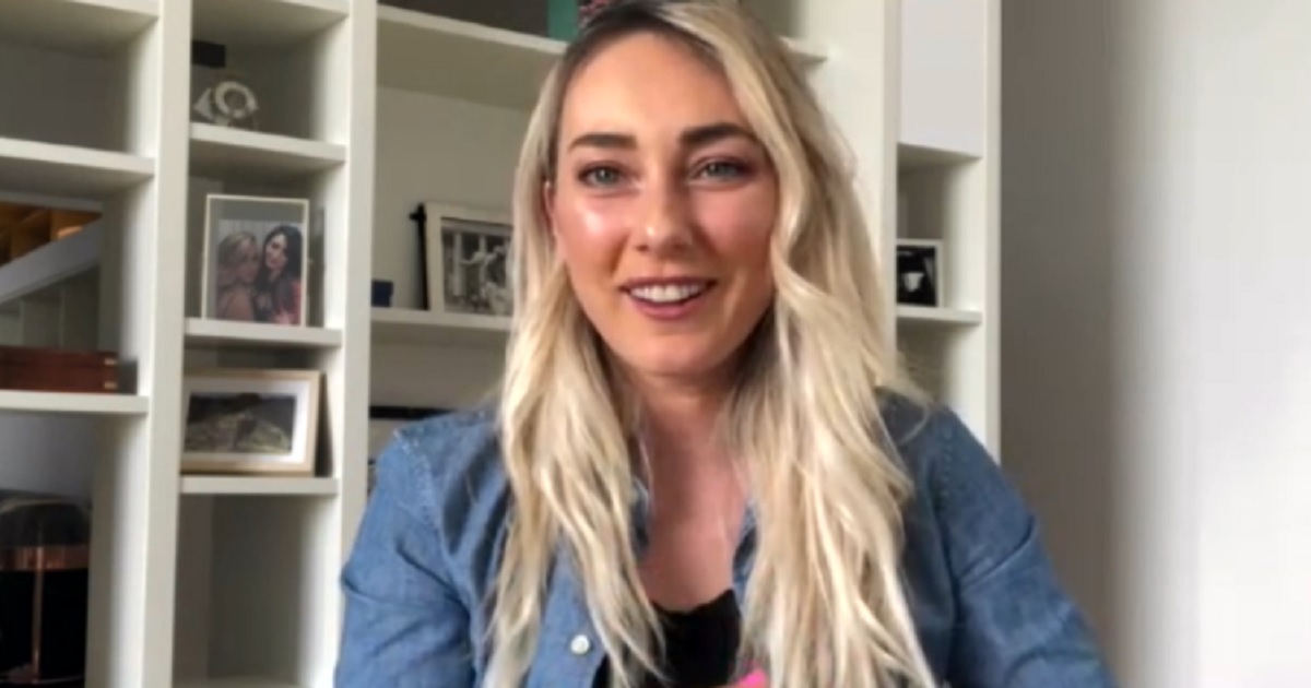 Cristel Carrisi scompare dai social, ma il ritorno in incognito su Instagram è stato inavvertitamente svelato con un tag di Romina. Cristel Carrisi scompare dai social, ma il ritorno in incognito su Instagram è stato inavvertitamente svelato con un tag di Romina.