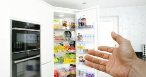 Ecco i 5 trucchi per pulire il vostro frigorifero e renderlo splendente.