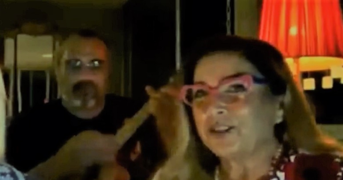 Avete visto la fidanzata di Yari Carrisi? Sembra “la fata” che cercava da tempo, già mamma Romina la conosce e si sono pure esibite insieme. VIDEO Avete visto la fidanzata di Yari Carrisi? Sembra “la fata” che cercava da tempo, già mamma Romina la conosce e si sono pure esibite insieme. VIDEO