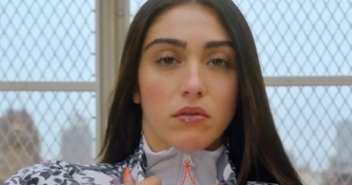 Nuovo debutto in gran stile per la figlia di Madonna, Lourdes Maria. Non solo moda ecco cosa ha realizzato. Nuovo debutto in gran stile per la figlia di Madonna, Lourdes Maria. Non solo moda ecco cosa ha realizzato.