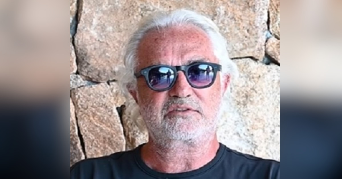 Flavio Briatore mentre la ex moglie è al Gf Vip, posta una foto su Instagram insieme alla bellissima modella. Flavio Briatore mentre la ex moglie è al Gf Vip, posta una foto su Instagram insieme alla bellissima modella.