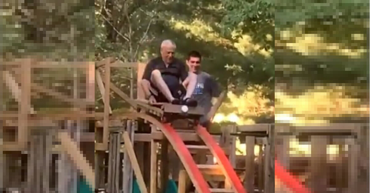 Costruisci un ottovolante per suo nonno di 83 anni nel suo cortile Costruisci un ottovolante per suo nonno di 83 anni nel suo cortile