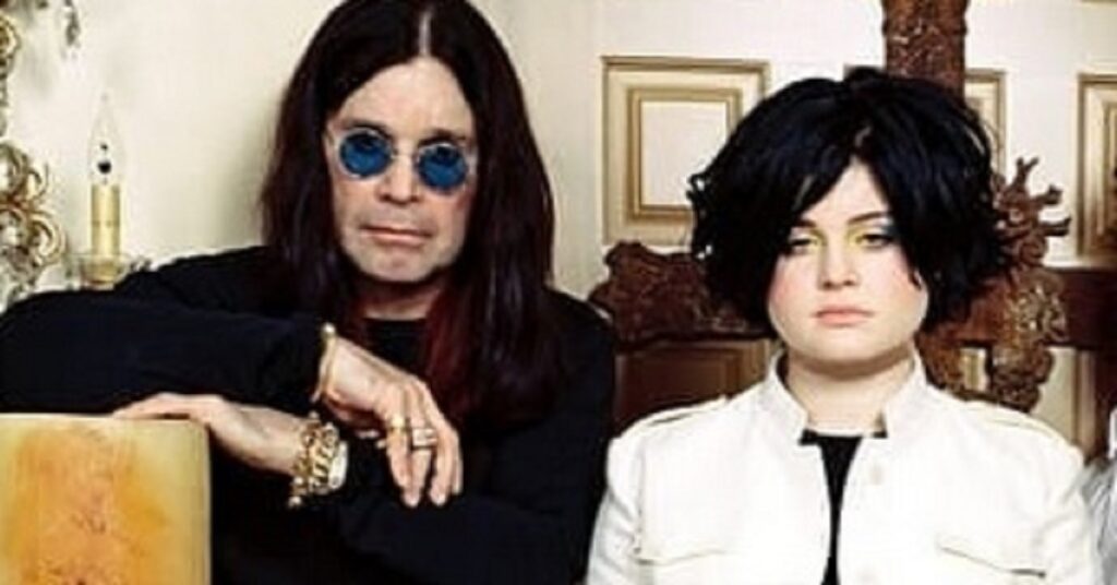 Molti la ricorderanno nel programma “Gli Osbourne” Kelly la figlia di Ozzy Osbourne oggi è completamente cambiata. Che trasformazione!