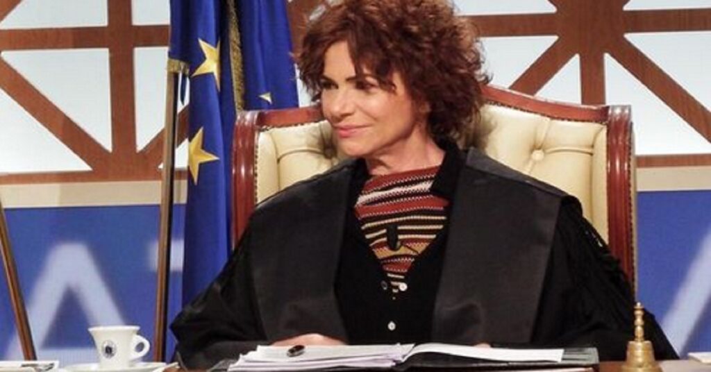 E’ la giudice di Forum: ecco chi è Simona Napolitani