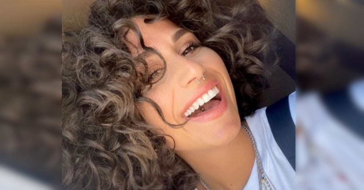 Cambio improvviso di look per Giulia Molino di Amici. L’avevamo lasciata così, ma ecco l’ultima immagine postata sui social Cambio improvviso di look per Giulia Molino di Amici. L’avevamo lasciata così, ma ecco l’ultima immagine postata sui social