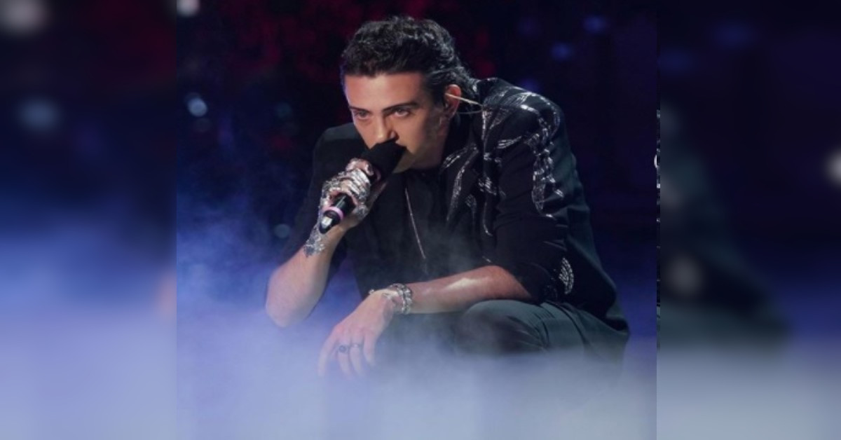Michele Bravi, lo avevamo lasciato cosi ad Amici Speciali, ma cambia look ed entra in tendenza su Twitter ed ecco a chi viene paragonato Michele Bravi, lo avevamo lasciato cosi ad Amici Speciali, ma cambia look ed entra in tendenza su Twitter ed ecco a chi viene paragonato