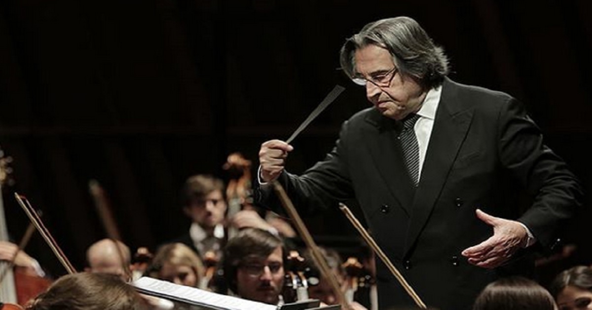 Chiara, avete mai visto la figlia del noto direttore d’orchestra Riccardo Muti? Sicuramente sì perchè è un’attrice. Chiara, avete mai visto la figlia del noto direttore d’orchestra Riccardo Muti? Sicuramente sì perchè è un’attrice.