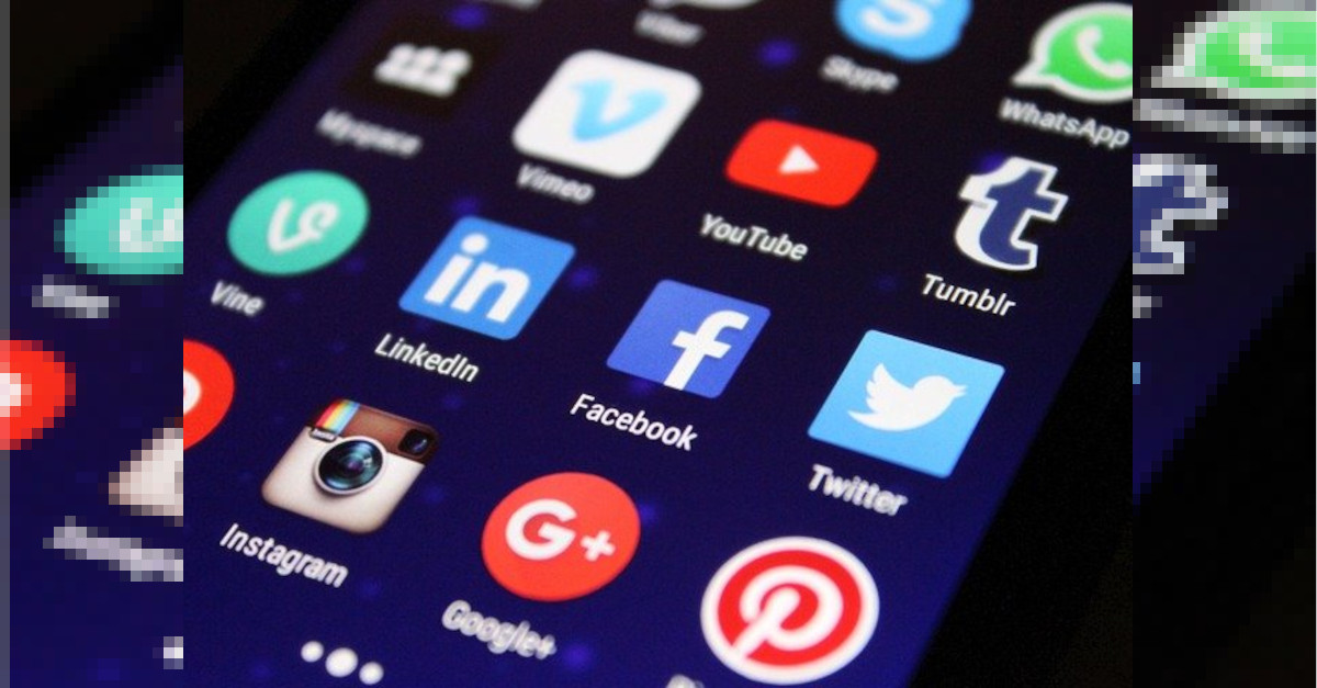 I 3 segni zodiacali che di solito perseguitano tutti sui social. Ecco chi sono I 3 segni zodiacali che di solito perseguitano tutti sui social. Ecco chi sono