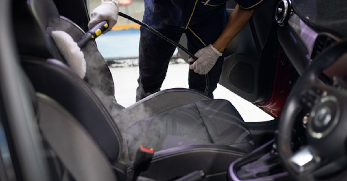 Come pulire gli interni dell’auto in base al tipo di materiale Come pulire gli interni dell’auto in base al tipo di materiale