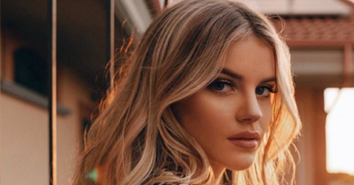 Magnate dopo la fine della relazione con la 22enne Sara Croce, la Bonas di Avanti un altro, rivuole un milione di euro. Ecco il motivo Magnate dopo la fine della relazione con la 22enne Sara Croce, la Bonas di Avanti un altro, rivuole un milione di euro. Ecco il motivo