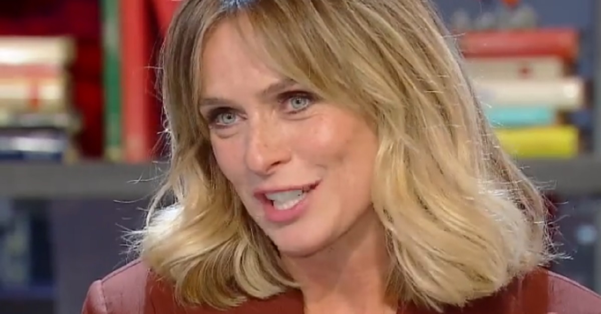 Serena Autieri: svela il segreto, ecco la formula magica per restare giovani – FOTO Serena Autieri: svela il segreto, ecco la formula magica per restare giovani – FOTO