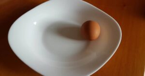 Cosa non fare per evitare che le uova sode si rompano