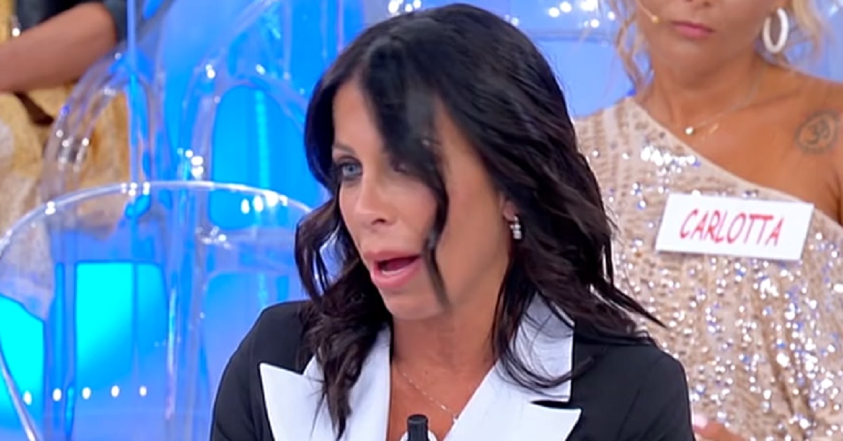 Uomini e Donne: Valentina Autiero lascia il programma con Germano, ma la scelta tra lacrime e tristezza non è come la immaginava. Uomini e Donne: Valentina Autiero lascia il programma con Germano, ma la scelta tra lacrime e tristezza non è come la immaginava.