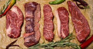 Si deve lavare la carne rossa prima di cucinarla? Fate attenzione, ecco cosa c’è da sapere!