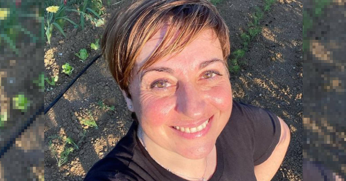 Avete mai visto la mamma di Benedetta Rossi? Sono due gocce d’acqua. Avete mai visto la mamma di Benedetta Rossi? Sono due gocce d’acqua.