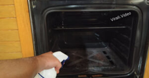 6 passaggi per pulire il forno e lasciarlo come fosse nuovo
