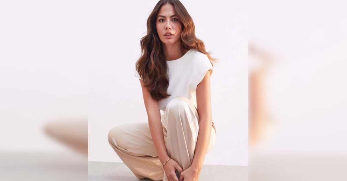 Spuntano le foto di Demet Özdemir del passato. Ecco com’era l’attrice prima di diventare popolare. Spuntano le foto di Demet Özdemir del passato. Ecco com’era l’attrice prima di diventare popolare.