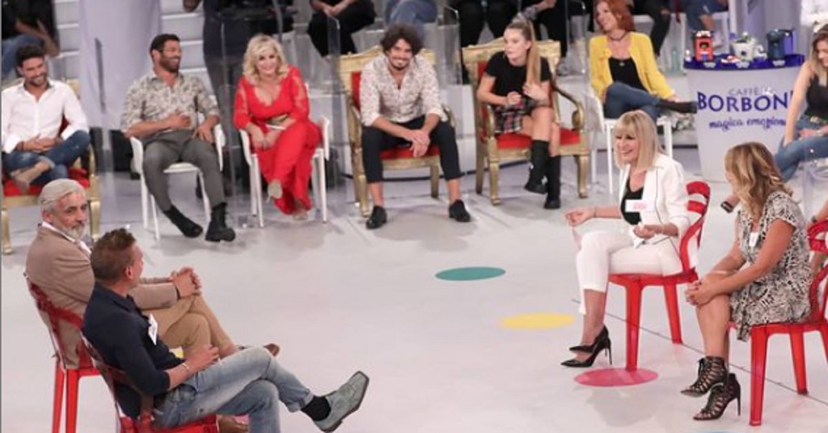 Uomini e Donne: non è passato inosservato l’ultimo cambiamento avvenuto nel programma di Maria De Filippi. Ecco cosa ha notato il pubblico Uomini e Donne: non è passato inosservato l’ultimo cambiamento avvenuto nel programma di Maria De Filippi. Ecco cosa ha notato il pubblico